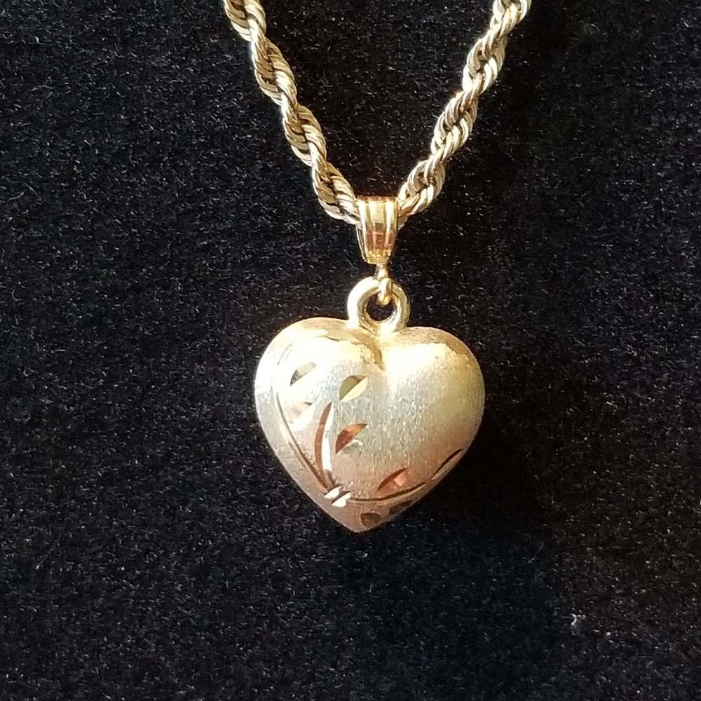 14k puffy heart pendant/charm